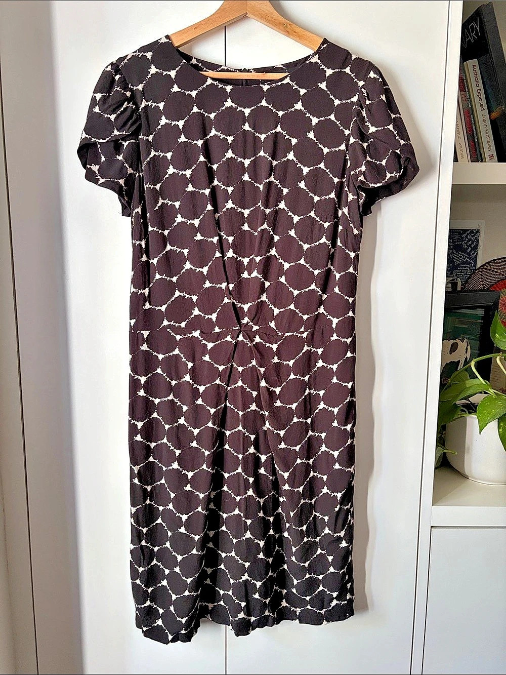 Oui | Knee-Length Dress in Black & White | EU 42/US 10
